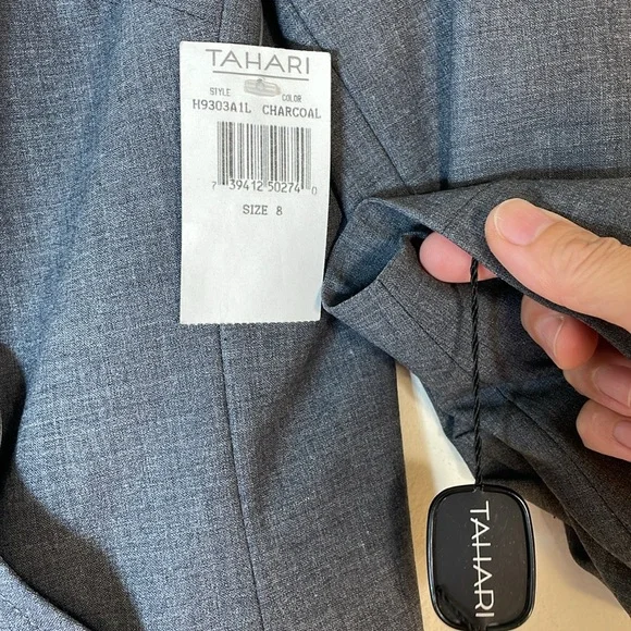 NWT. Vintage Tahari Wool USA MADE Zip Front Jacket. 8. - Picture 2 of 12